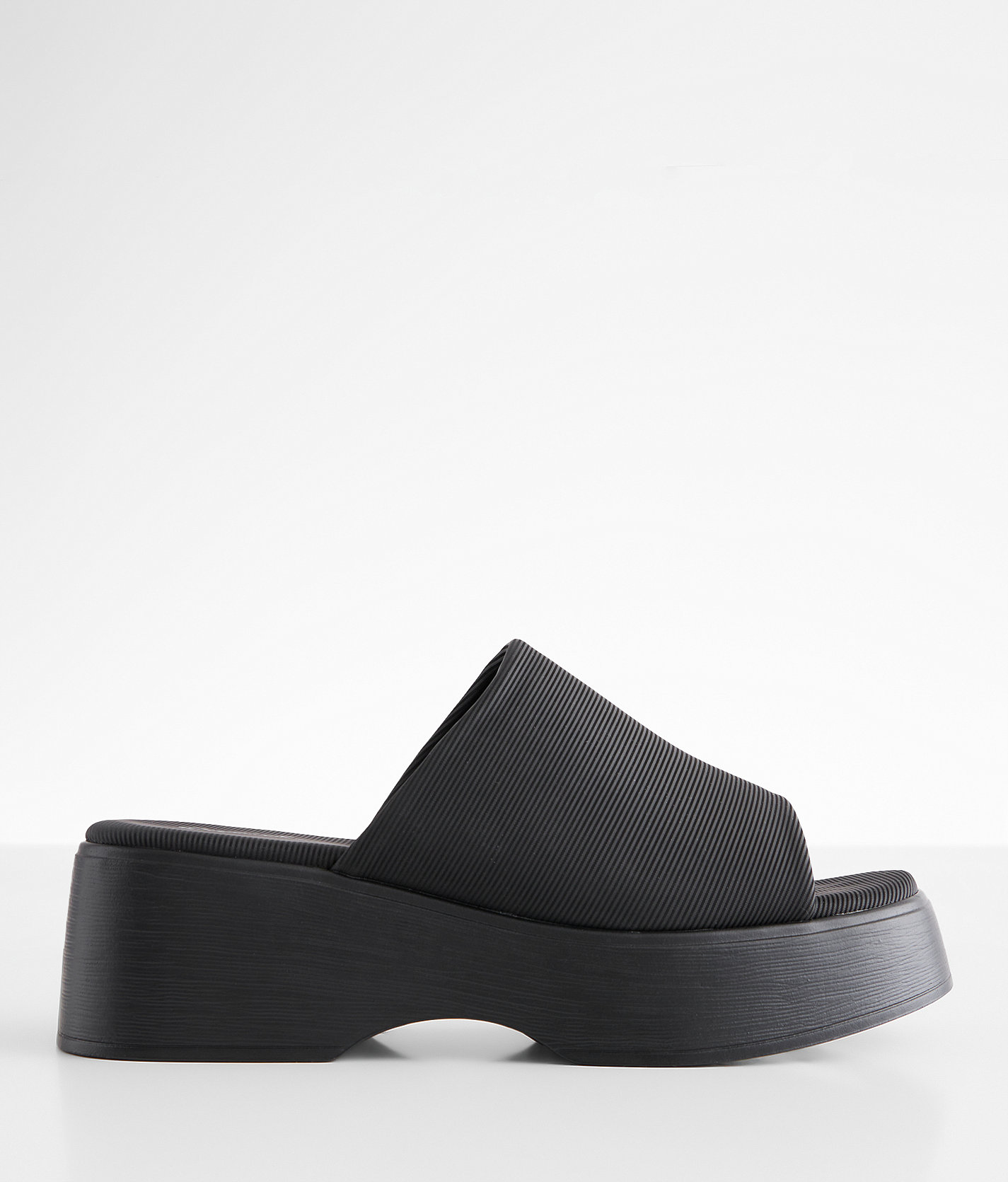 Qupid Cintra Wedge Sandal - Women's Shoes in Black