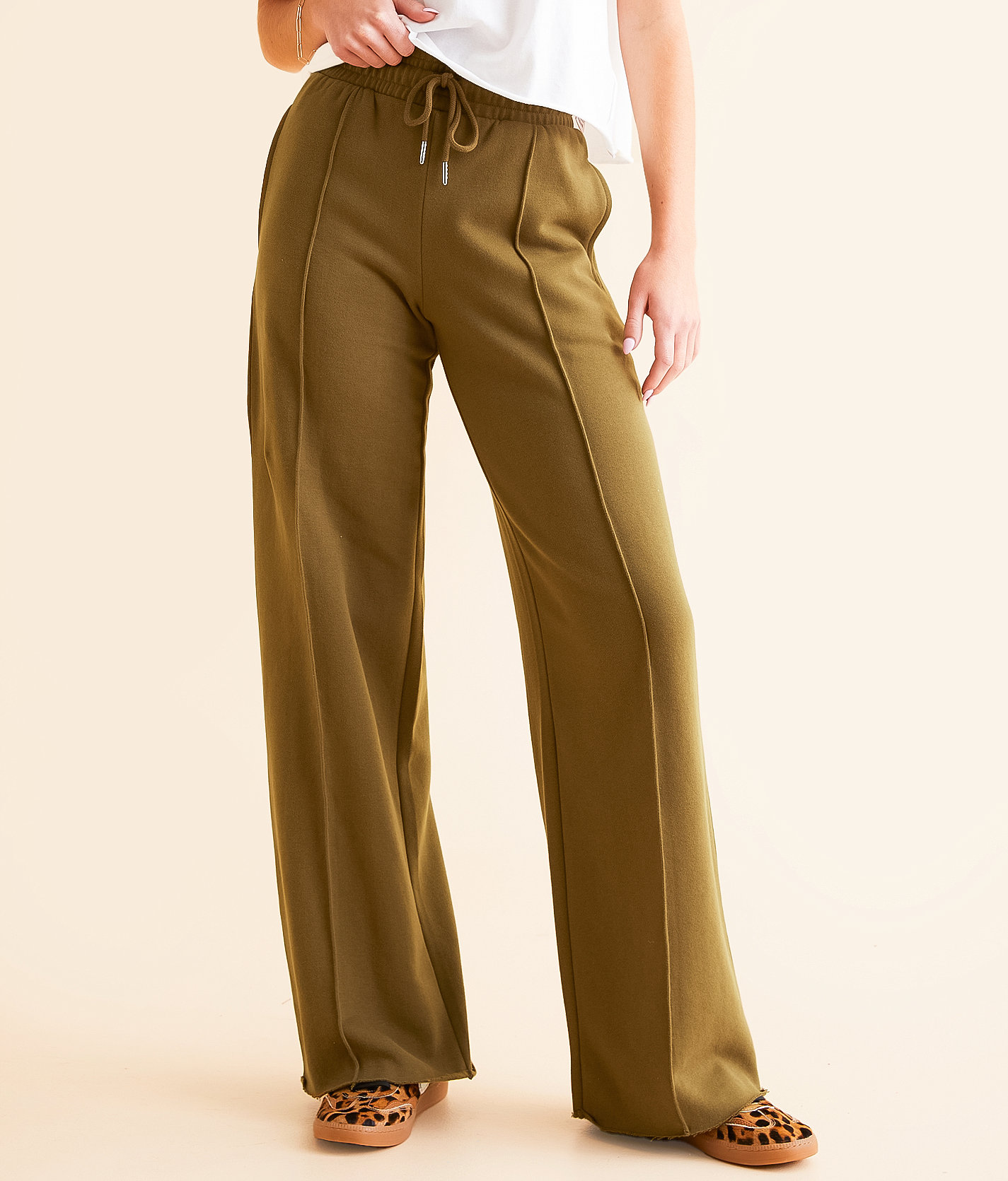 Gilded Intent Fleece Pant - Women's Sweatpants in Military Olive