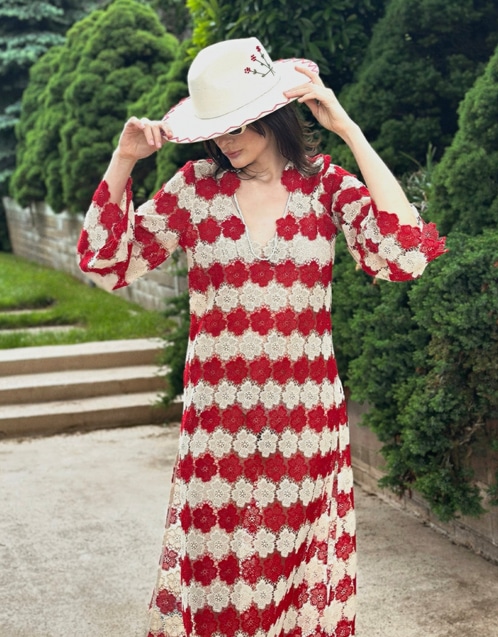 Arelis Two-Tone Cosmos Flower Lace Caftan - Paprika