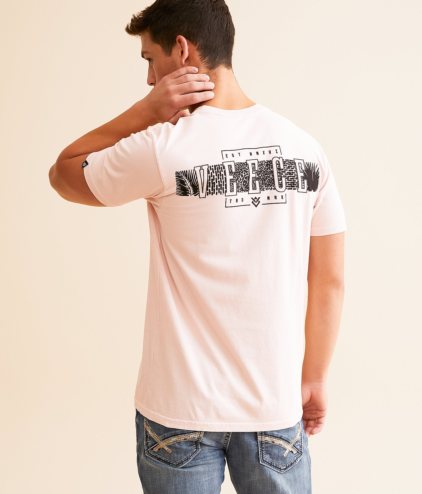 Veece Navagio T-Shirt - Men's T-Shirts in Shell Pink