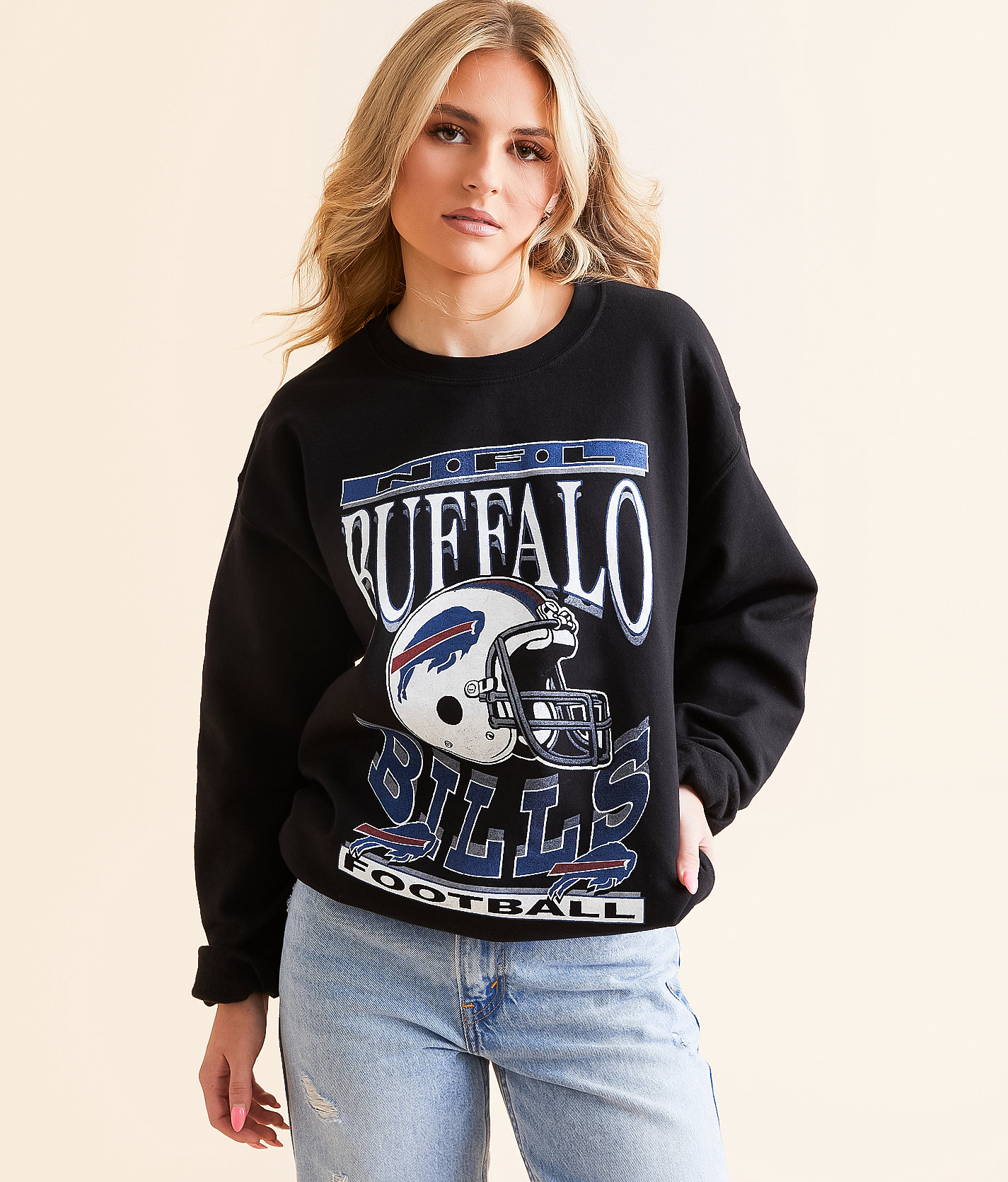 Junkfood Buffalo Bills Helmet Pullover - Women's Sweatshirts in Bills