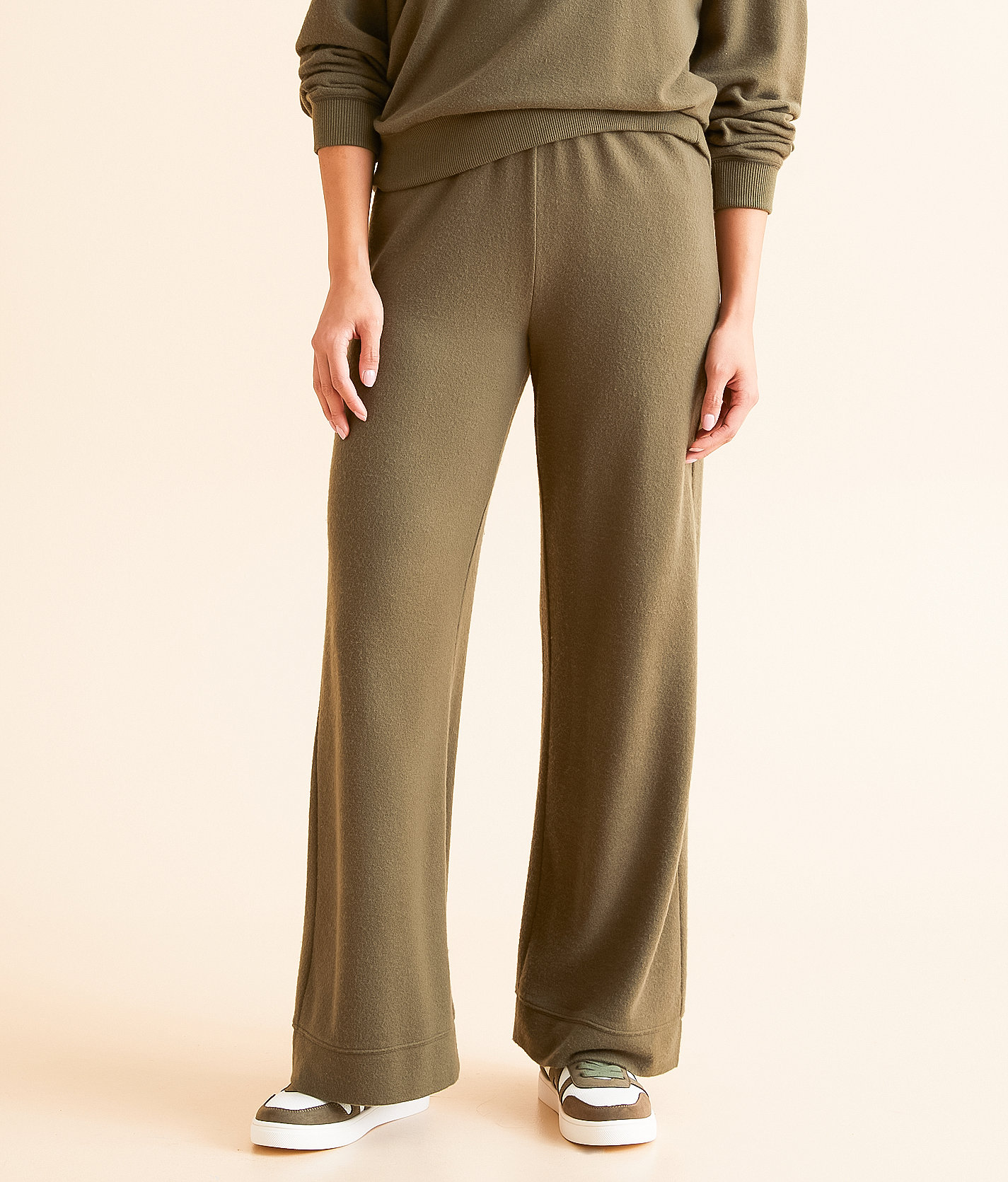 Z Supply Tessa Cozy Pant - Women's Sweatpants in Grape Leaf