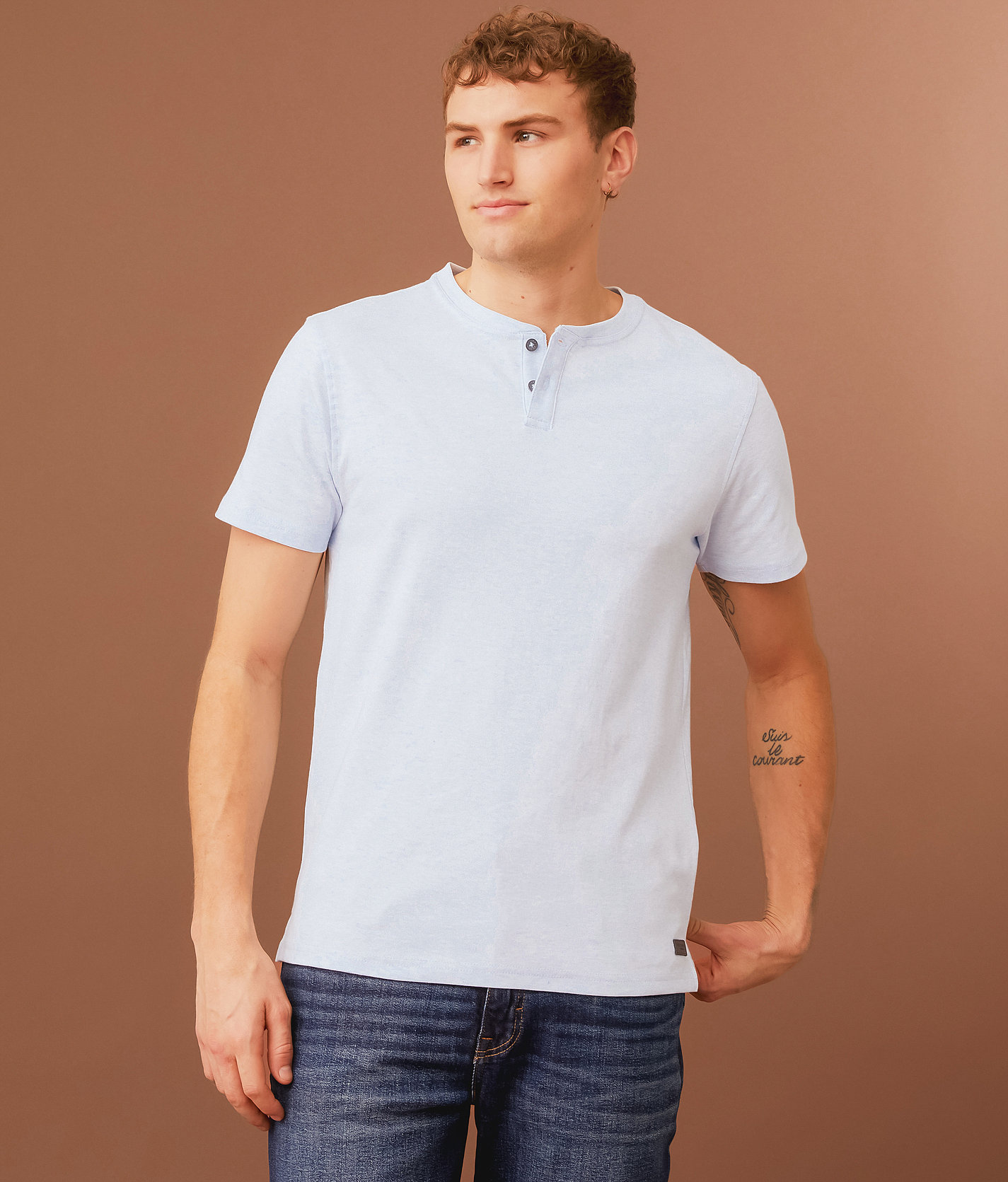 Outpost Makers Lugh Henley - Men's T-Shirts in White Blue