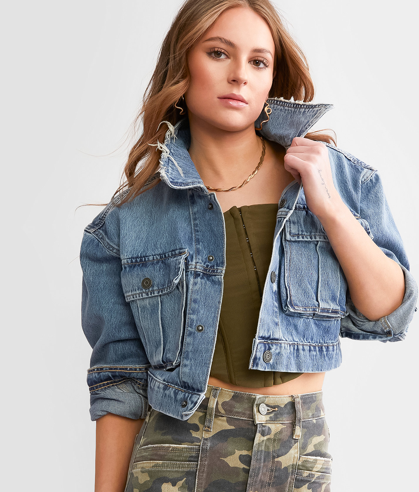 HIDDEN Cropped Denim Jacket - Women's Coats & Jackets in Medium Wash
