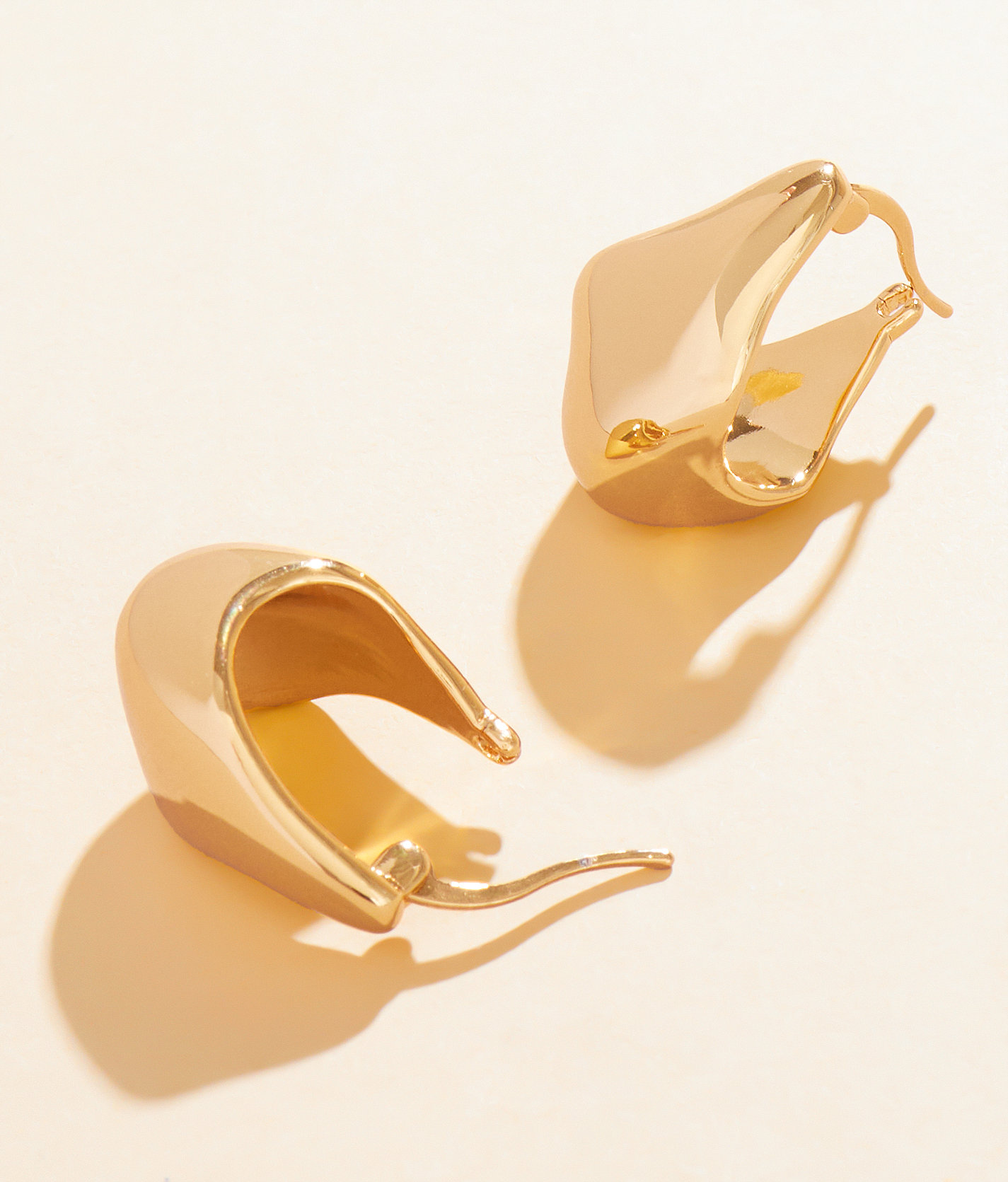 Sahira Jewelry Design Carson Hoop Earring - Women's Jewelry in Gold