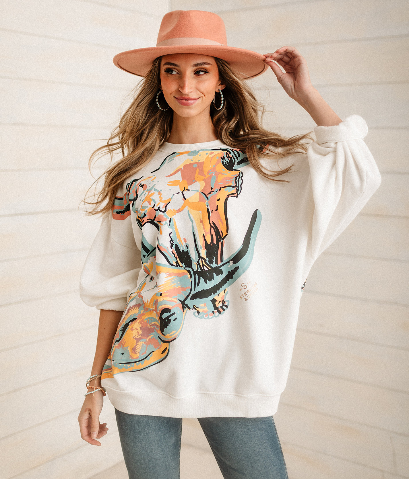 Sterling & Stitch Steer Oversized Pullover - Women's Sweatshirts in White