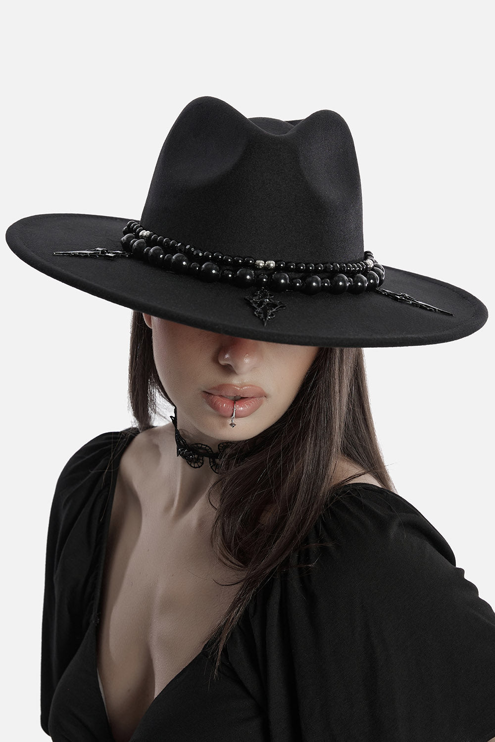 Bloodhound Wide Brimmed Hat [Black/Red]