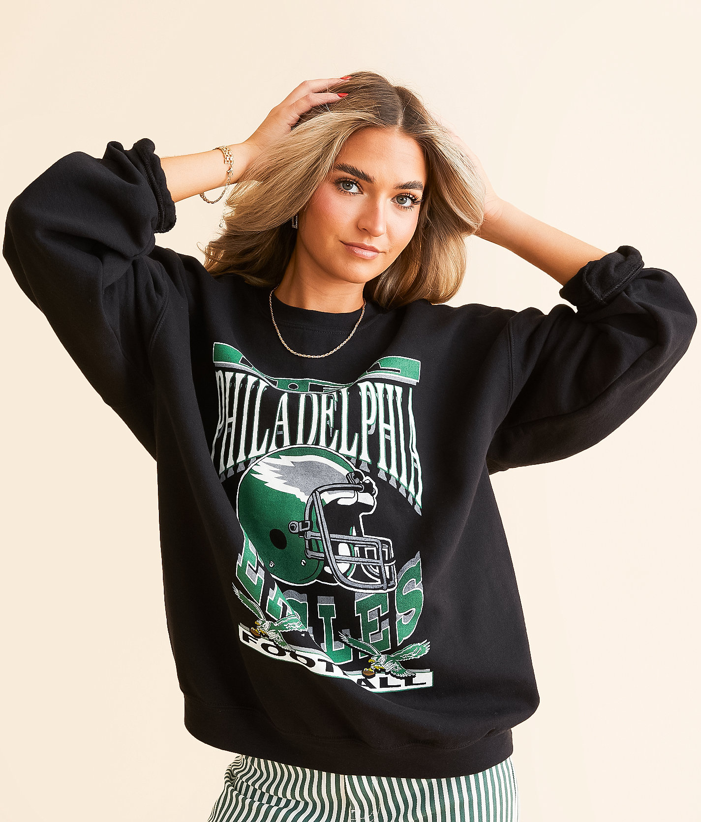 Junkfood Philadelphia Eagles Helmet Pullover - Women's Sweatshirts in Eagles
