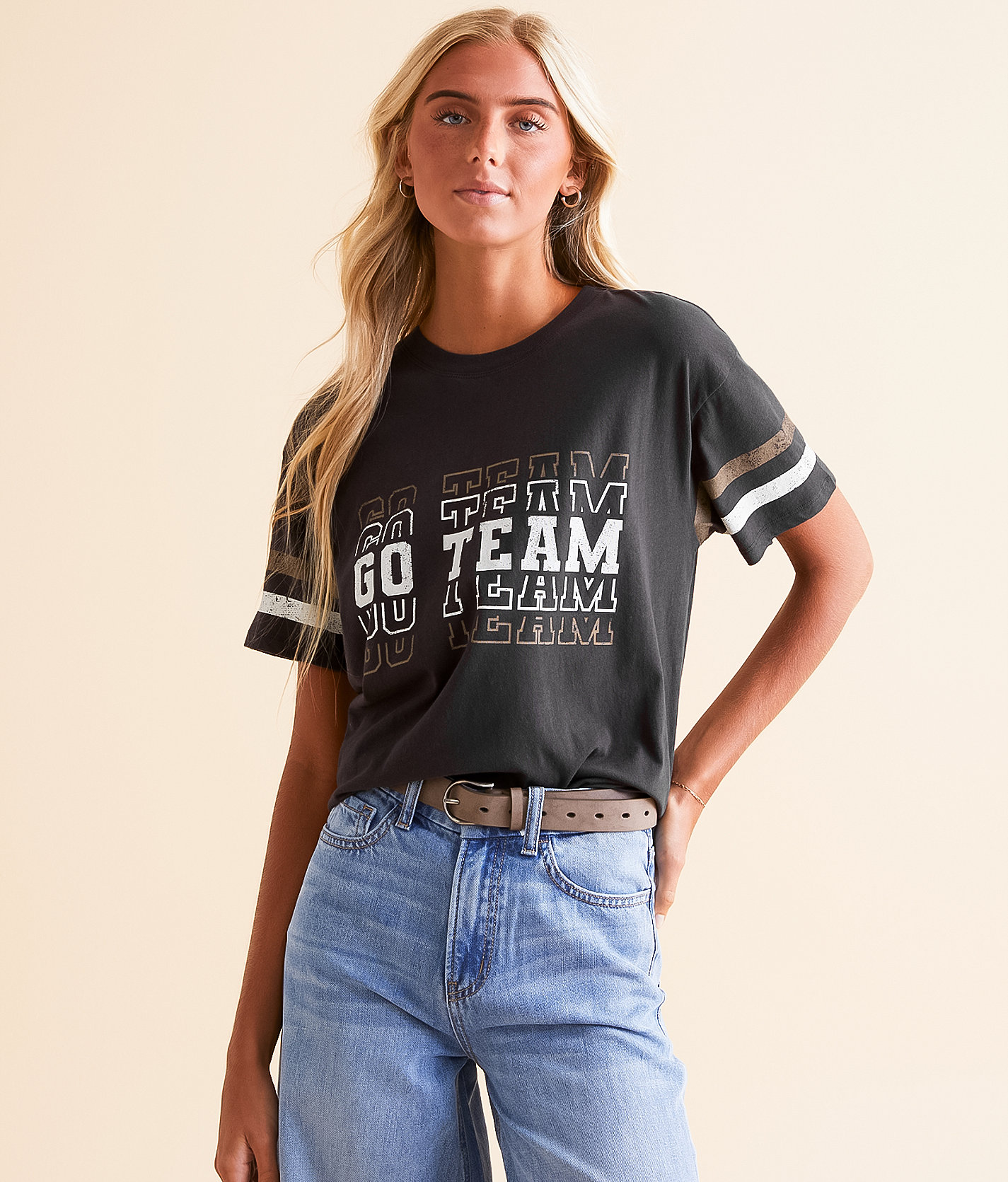 White Crow Go Team T-Shirt - Women's T-Shirts in Black Sands