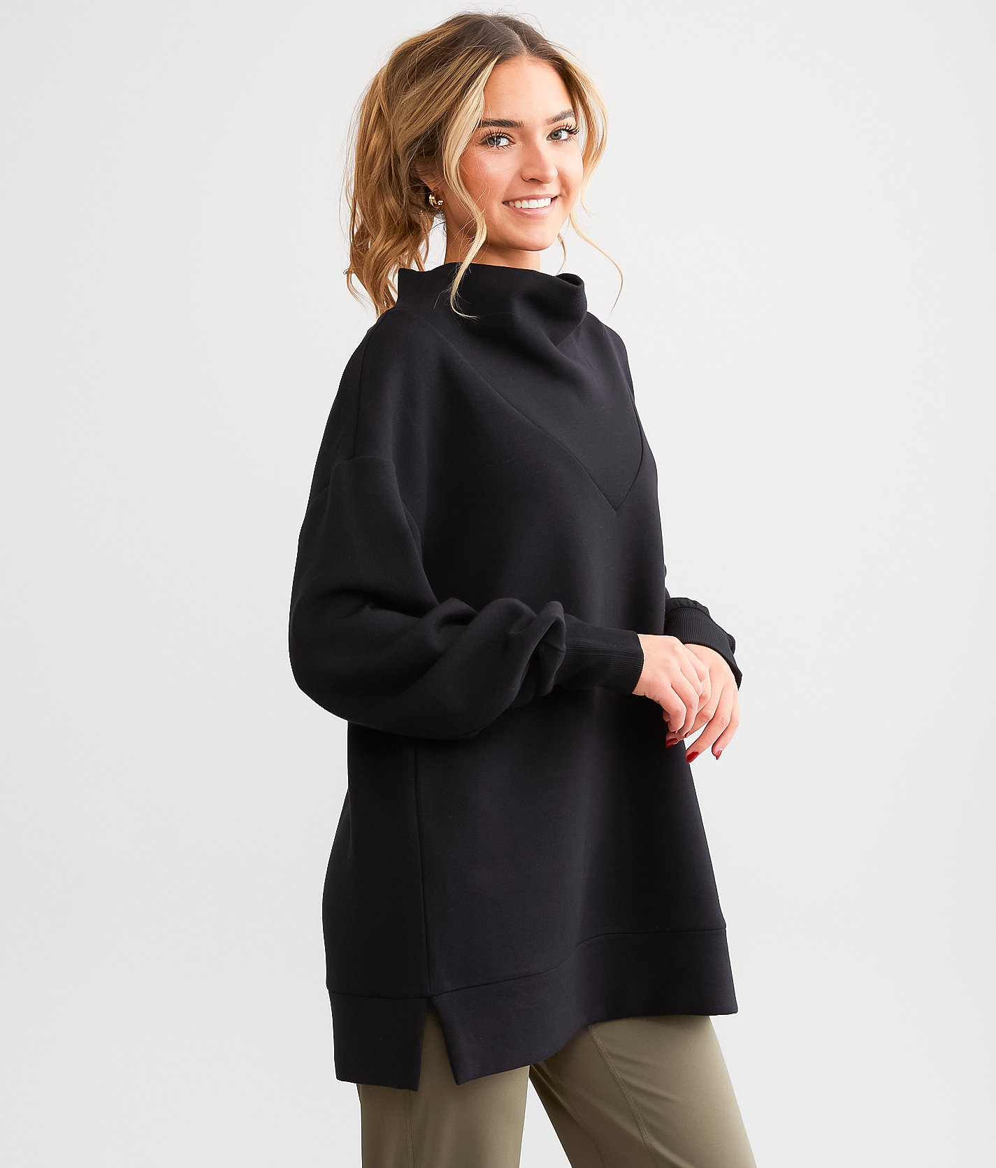 Varley Modena Longline Sweat Pullover - Women's Activewear in Black