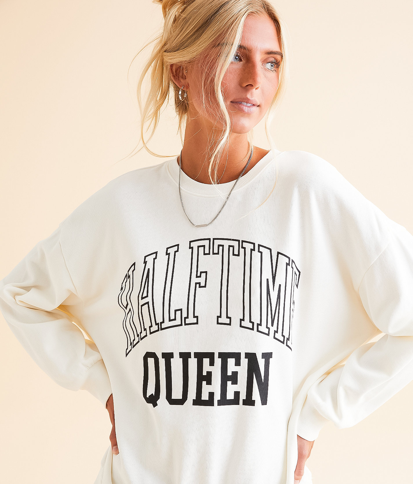White Crow Halftime Queen Pullover - Women's Sweatshirts in Sea Salt