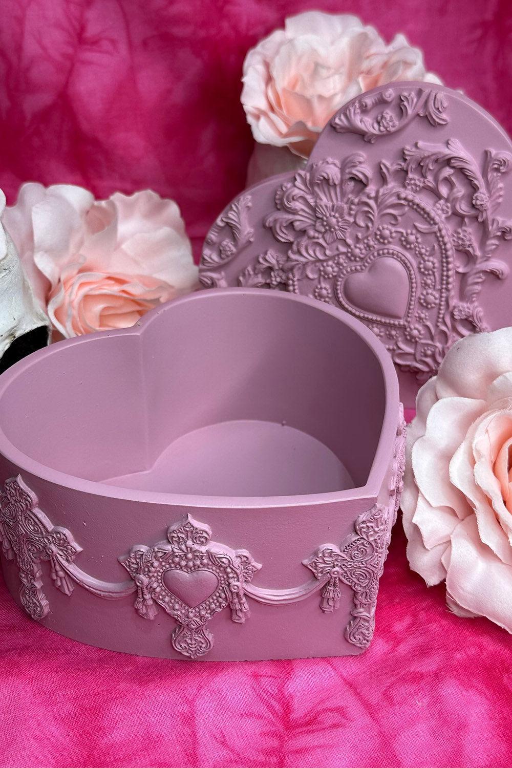 Vanity Rosa Rouge Heart Shaped Box