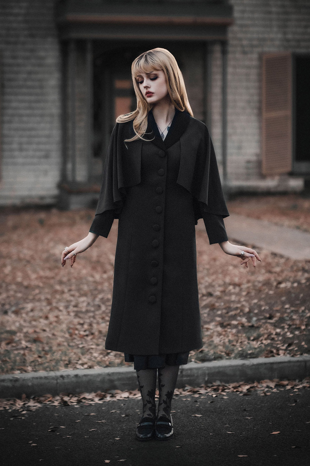 The Full Length Nevermore Caped Coat [BLACK]